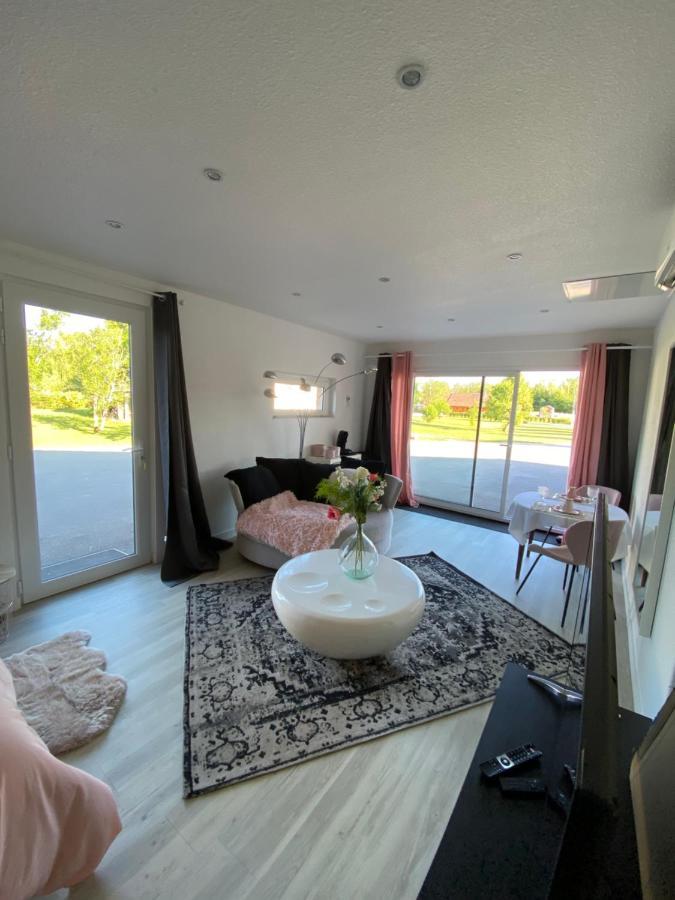 Agreable Chambre D'Hote Calme Avec Piscine Souvans Exteriér fotografie