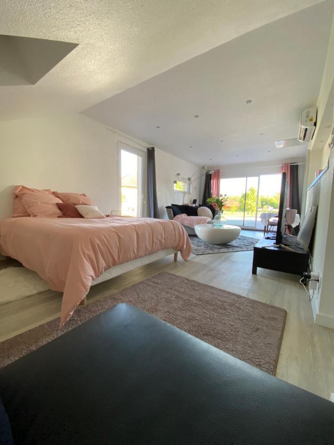 Agreable Chambre D'Hote Calme Avec Piscine Souvans Exteriér fotografie